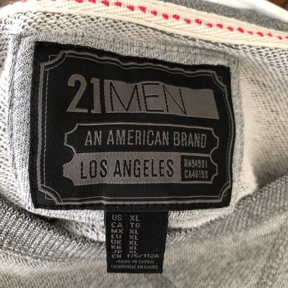 🤑🤑BOOTY BUNDLE  DEAL🤑🤑 3 items for $20.00!!! Forever 21 Crew Neck Sweater - Picture 3 of 3